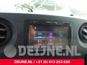 Gebruikte Display Multi Media regelunit Renault Master IV (FV) 2.3 dCi 125 16V FWD Prijs op aanvraag aangeboden door van Deijne Onderdelen Uden B.V.