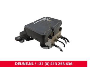 Volvo V60 ABS pump O215423 photo 3