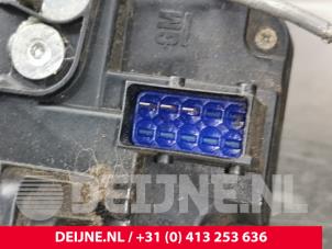 Renault Trafic Türschlossmechanik 2-türig rechts O215635 foto 3