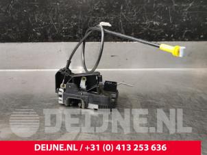Renault Trafic Türschlossmechanik 2-türig rechts O215635 foto 2