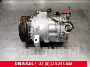 Gebruikte Aircopomp Volvo XC60 II (UZ) 2.0 D4 16V AWD Prijs € 200,00 Margeregeling aangeboden door van Deijne Onderdelen Uden B.V.