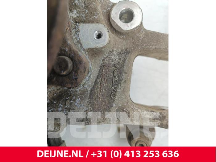 Volvo XC60 Fusee links-achter O215707