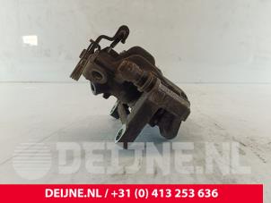 Renault Trafic Remklauw (Tang) rechts-achter O215744 foto 3