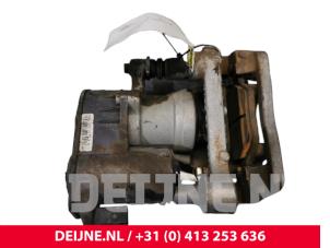 BYD Atto 3 Remklauw (Tang) rechts-achter O215804 foto 2