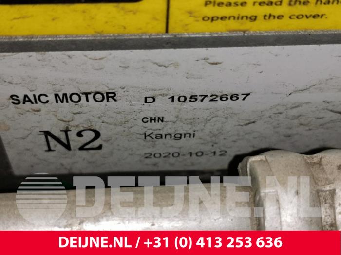 MG ZS Batterieladegerät O215853