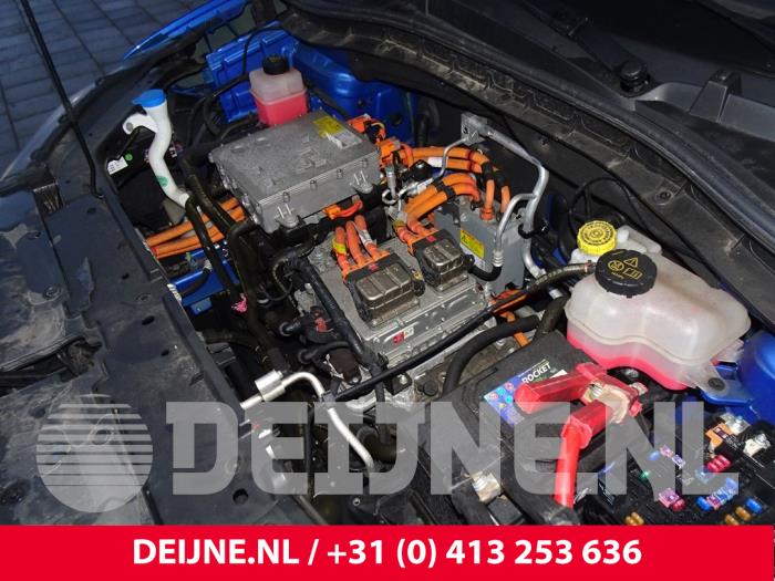 MG ZS Ausgleichsbehälter O215871