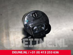 Mercedes S-Klasse Scheibensprüherpumpe vorne O215937 foto 3