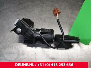 Opel Combo Kontaktslot + computer O215976 foto 2