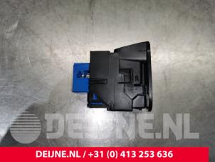 Opel Combo Parking brake switch O215986 photo 2