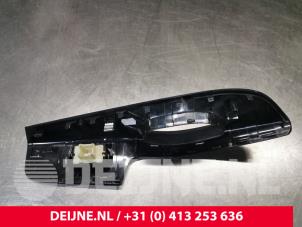 Renault Trafic Electric window switch O215987 photo 3