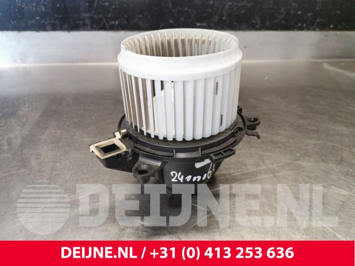 Toyota Pro-Ace City Heating and ventilation fan motor O215992
