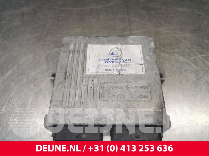 Gebruikte LPG Module Volvo C70 (NK) 2.4 T 20V Prijs € 75,00 Margeregeling aangeboden door van Deijne Onderdelen Uden B.V.