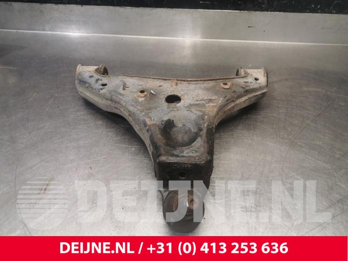 Volkswagen Crafter Draagarm onder rechts-voor O216026
