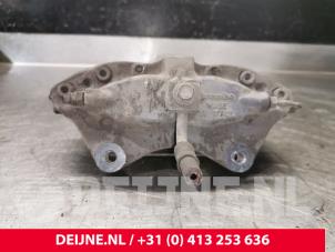 Tesla Model S Remklauw (Tang) rechts-achter O216049 foto 3
