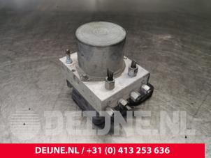 Tesla Model 3 ABS Pumpe O216176 foto 2