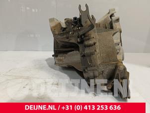 Volvo V70 Gearbox O216252 photo 3