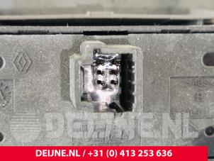 Renault Master Interior lighting, front O216314 photo 3