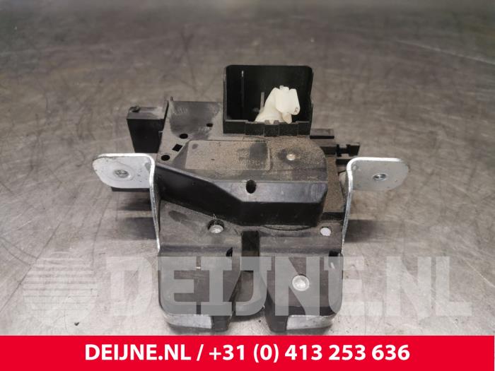 Mercedes Vito Minibus/van rear door lock mechanism O216434