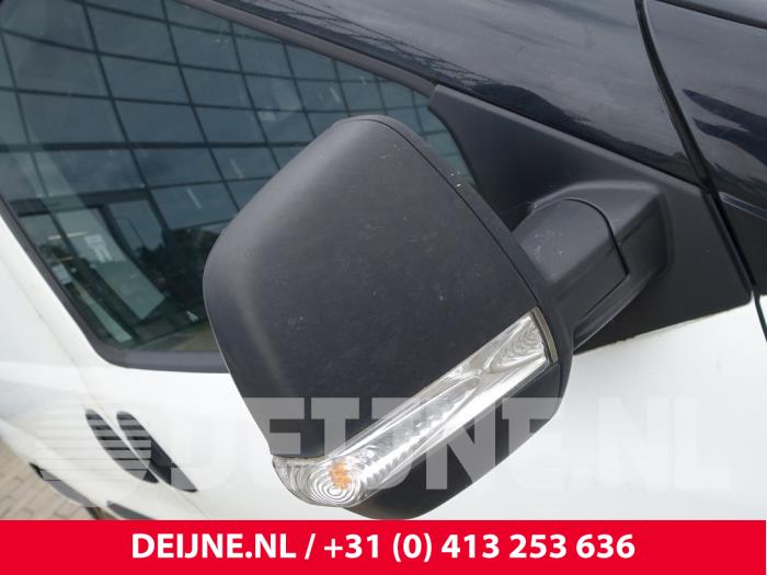 Spiegel Buiten rechts van een Opel Combo 1.3 CDTI 16V ecoFlex 2015