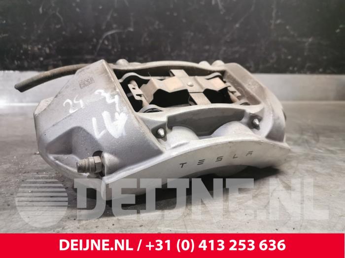 Tesla Model 3 Remklauw (Tang) links-voor O216609