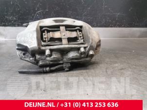 Tesla Model 3 Remklauw (Tang) rechts-voor O216610 foto 2