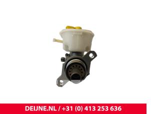 Volkswagen Transporter Master cylinder O216737 photo 3