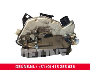 Volkswagen Amarok Door lock mechanism 4-door, front left O216815 photo 2