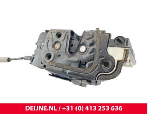 Volkswagen Amarok Front door lock mechanism 4-door, right O216914 photo 3