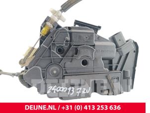 Volkswagen Amarok Front door lock mechanism 4-door, right O216914 photo 2