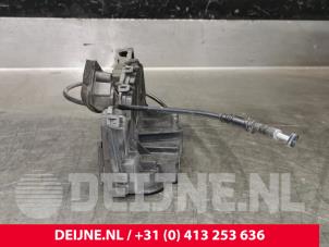 Volkswagen Crafter Front door lock mechanism 4-door, right O216987 photo 2