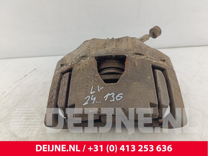 Volvo XC90 Remklauw (Tang) links-voor O217046