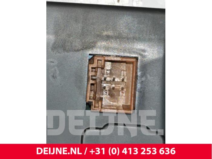 Gebruikte Display Interieur Citroen Jumpy 1.6 Blue HDi 95 Prijs € 181,50 Inclusief btw aangeboden door van Deijne Onderdelen Uden B.V.