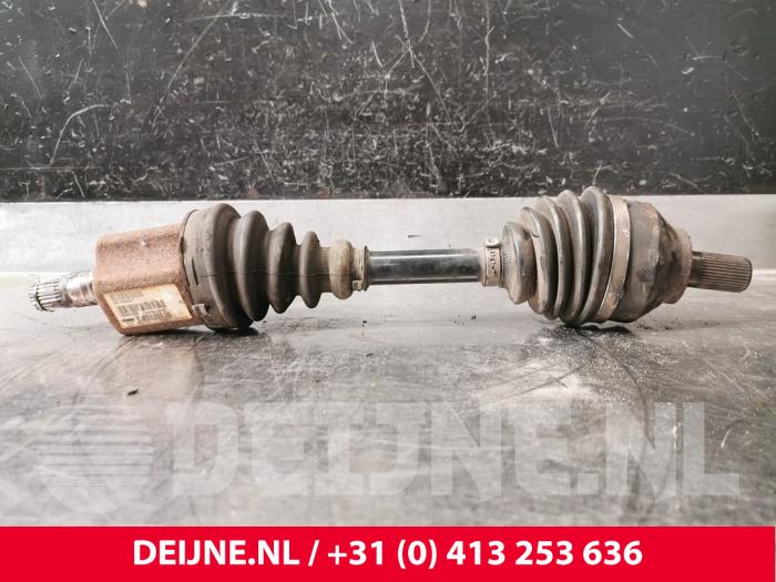 Gebruikte Steekas links-voor Volvo V50 (MW) 2.5 T5 20V AWD Prijs € 70,00 Margeregeling aangeboden door van Deijne Onderdelen Uden B.V.
