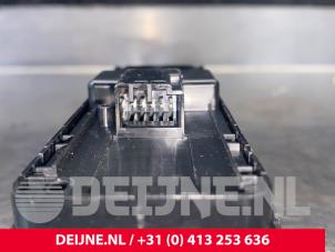 Volvo XC40 Electric window switch O217324 photo 3
