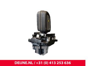 Volvo XC40 Versnellingspook O217345 foto 2