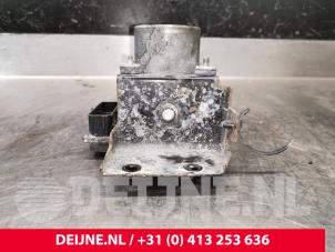Nissan NV200 ABS Pomp O217501 foto 2