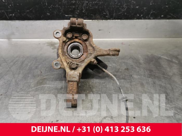 Nissan NV200 Fusee links-voor O217553
