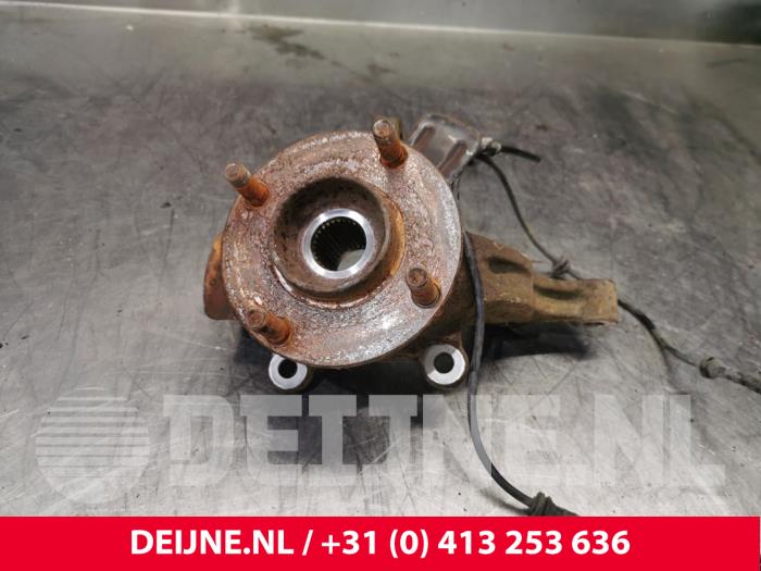 Nissan NV200 Fusee rechts-voor O217559