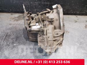Renault Master Versnellingsbak O217775 foto 2