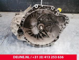 Renault Master Versnellingsbak O217775 foto 3