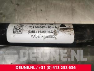 Tesla Model 3 Front anti-roll bar O217817 photo 3