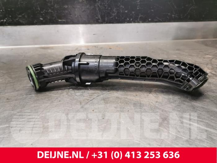 Gebruikte Intercooler Buis Volvo V60 II (ZW) 2.0 D4 16V Prijs € 50,00 Margeregeling aangeboden door van Deijne Onderdelen Uden B.V.
