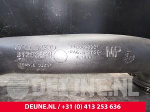 Volvo V60 Intercooler Rohr O217833 foto 3