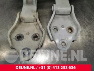 Iveco New Daily Scharnier deur links-voor O217906 foto 3