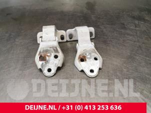 Iveco New Daily Scharnier deur links-voor O217906 foto 2
