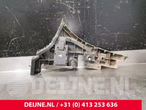 Volvo XC60 Bumpersteun links-achter O217920 foto 2