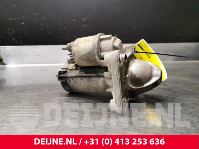 Startmotor van een Ford Transit Courier 1.5 TDCi 75 2015
