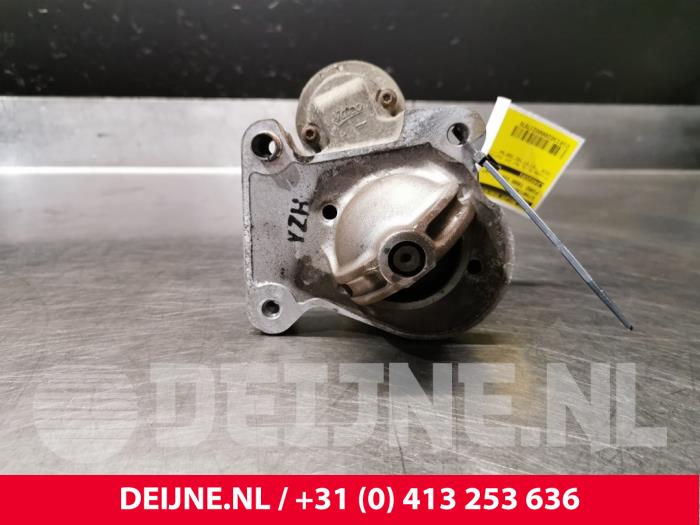 Startmotor van een Ford Transit Courier 1.5 TDCi 75 2015