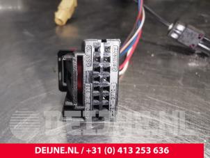 Gebruikte Spiegel Buiten rechts Volkswagen Caddy Cargo V (SBA/SBH) 2.0 TDI BlueMotionTechnology Prijs € 211,75 Inclusief btw aangeboden door van Deijne Onderdelen Uden B.V.