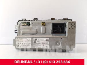 Volkswagen Caddy Display Multi Media regelunit O218030 foto 2